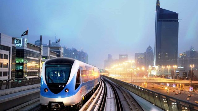 مترو دبي وكل ما عليك معرفته حول رحلاته