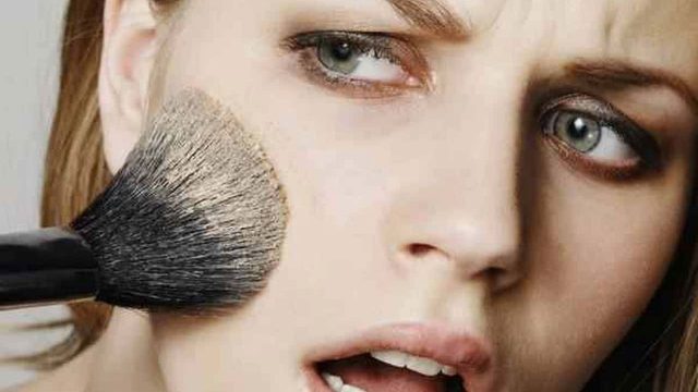 اكتشفي أبرز أخطاء المكياج وطرق تصحيحها