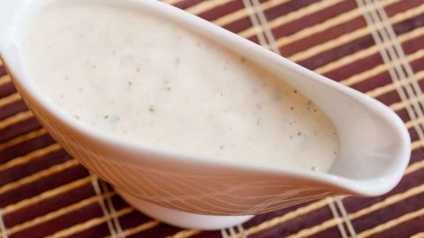 طريقة تجهيز تتبيلة الخردل والعسل للسلطة