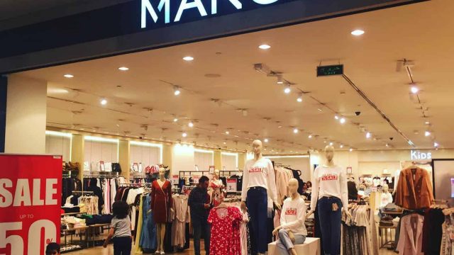 تصاميم ساترة ومحتشمة لمجموعة Mango الجديدة
