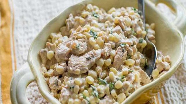 خطوات تجهيز سلطة الذرة والدجاج