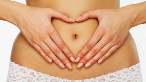 3 علاجات طبيعية لتنظيف السُرّة .. احرصي على تطبيقها