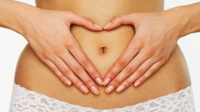 3 علاجات طبيعية لتنظيف السُرّة .. احرصي على تطبيقها