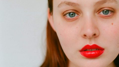 كيف تضعين الروج حسب شكل شفتيك؟