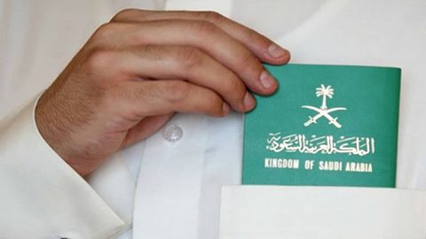 لا ولاية على المرأة في السفر والزوجة رب للأسرة