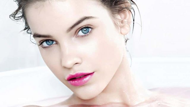 إليك أفضل ألوان أحمر الشفاه التي تناسب صاحبات البشرة الفاتحة