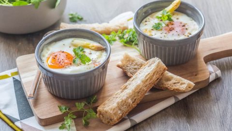 طريقة تجهيز طاجن البيض للعشاء