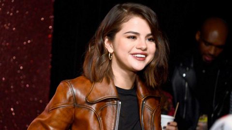 مكياج عيون نحاسي على طريقة النجمة سيلينا غوميز