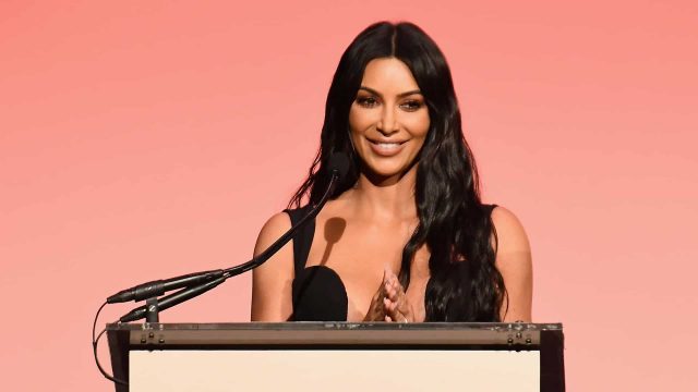 خطوات تطبيق مكياج جذاب على طريقة كيم كارداشيان