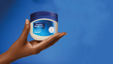 خلطات الفازلين للبشره حتى تكوني أكثر إشراقًا