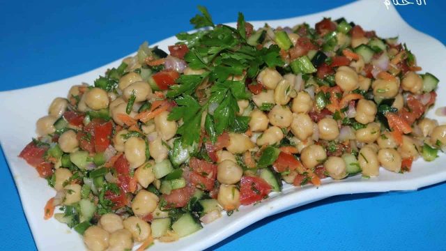 كيفية تجهيز سلطة الحمص