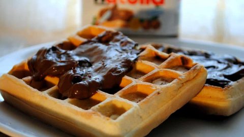 كيفية تجهيز وافل النوتيلا للفطور