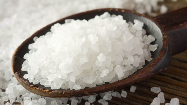 جربي حيلة ملح البحر للتخلص من الشعر الزائد