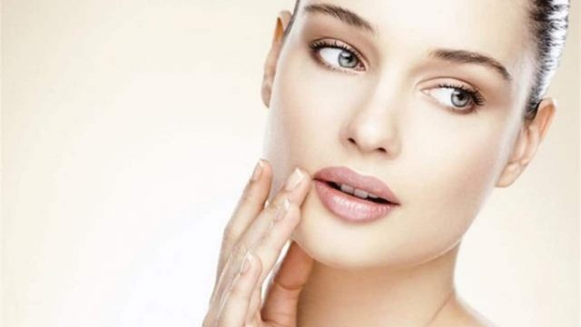 اتبعي هذه النصائح للحفاظ على جمال بشرتك بعد فصل الصيف