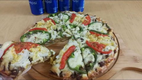 طريقة إعداد بيتزا منزلية