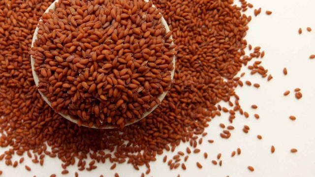 اكتشفي طريقة استعمال حب الرشاد لعلاج الشعر الخفيف