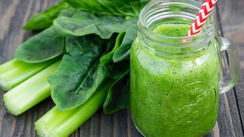 اشربي هذا العصير وتخلصي من مشاكل بشرتك دفعة واحدة!