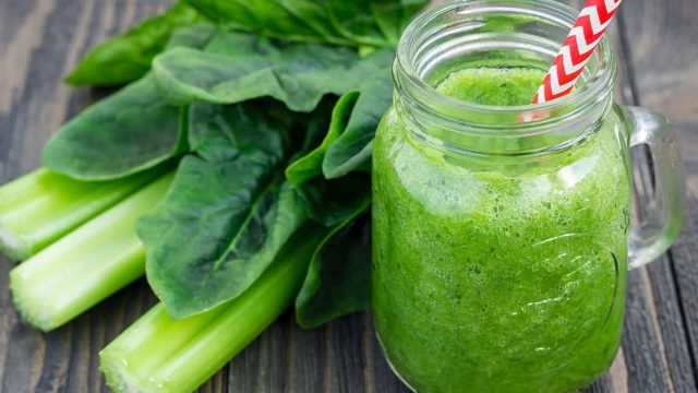 اشربي هذا العصير وتخلصي من مشاكل بشرتك دفعة واحدة!