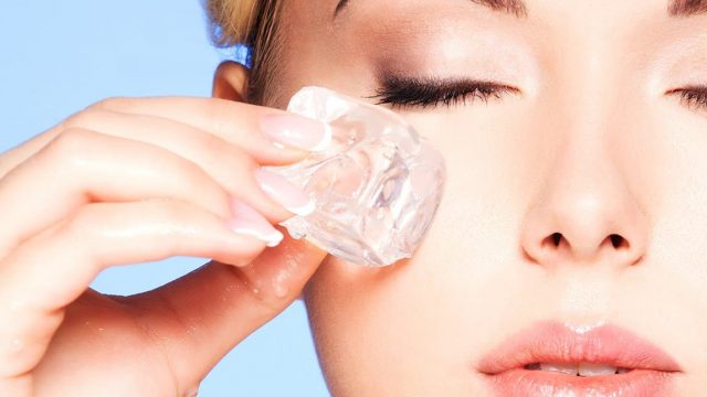 الثلج للعناية بجمال بشرتك