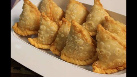 خطوات تجهيز سمبوسة هندية بالبطاطس