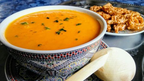 خطوات تجهيز شوربة الخضار المطحونة