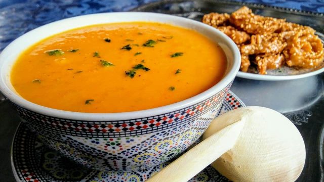 خطوات تجهيز شوربة الخضار المطحونة
