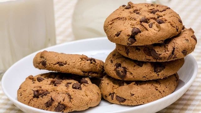 خطوات تجهيز كوكيز بدون بيض