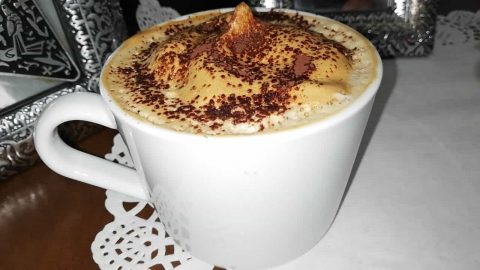 كيفية تجهيز كابتشينو بالقشدة