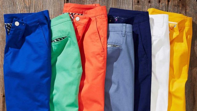 طرق مختلفة لتنسيق البنطلون الملون