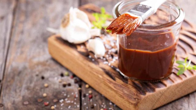 خطوات تجهيز صوص الباربكيو المنزلي