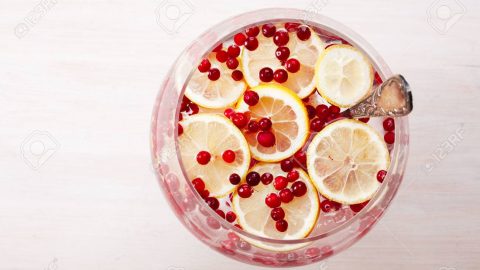 تسريب التوت البري والليمون لعلاج التهاب المسالك البولية