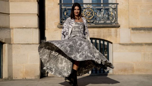 للمحجبات: فساتين سواريه بأنامل المصممين العرب