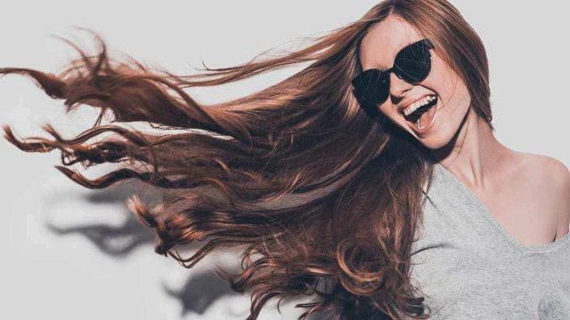 قائمة بأفضل المنتجات التي تعزز نمو الشعر
