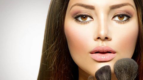 كيف تضعين مكياج للبشرة الجافة دون زيادة جفافها؟