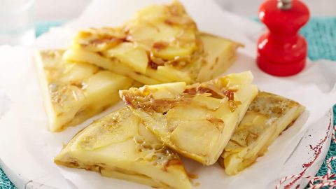 كيفية تجهيز عجة البطاطس في الفرن