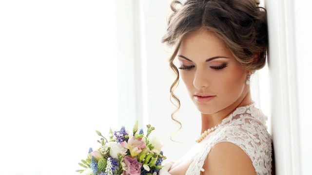 فساتين زفاف ساحرة من تصميم طوني ورد