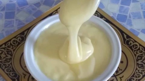 خطوات تجهيز صوص الشوكولاته البيضاء