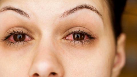 لأصحاب العيون الحساسة .. نصائح عملية لتطبيق المكياج