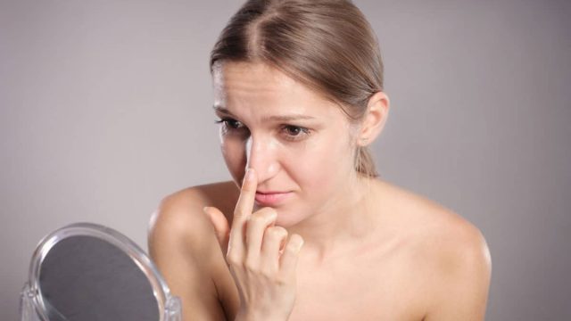 حيل إخفاء عيوب الأنف بالمكياج .. تعرفي إليها