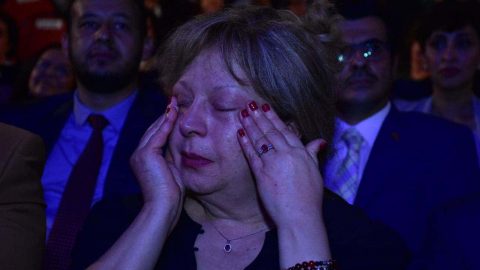 بالفيديو: سمية الألفي تحسم شائعة قصة الحب بين زوجها الراحل وليلى علوي!