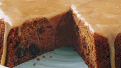خطوات تجهيز كيكة التمر بالصوص
