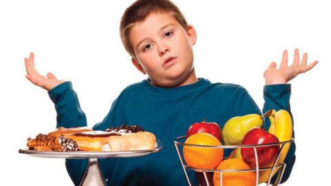 دليلك للتعامل مع مشكل السمنة عند الأطفال