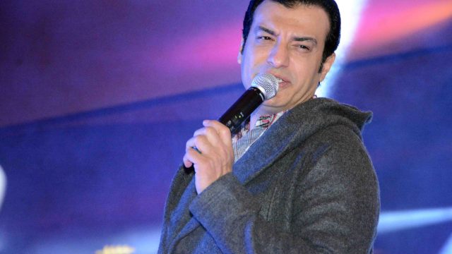 صور: عزاء والد إيهاب توفيق بحضور الفنانين وأبرزهم حسين الجسمي