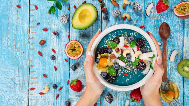 أطعمة مضادة للشيخوخة هل تعرفين فوائدها الصحية؟