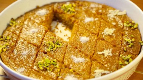 خطوات تجهي كيكة البسبوسة