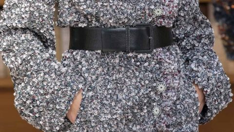 خطوات تنسيق أحزمة الخصر مع ملابسك في الشتاء