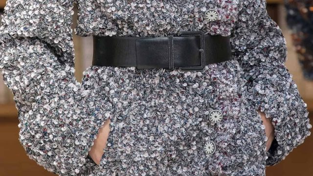خطوات تنسيق أحزمة الخصر مع ملابسك في الشتاء