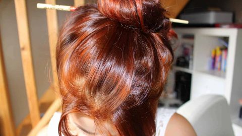 طريقة صبغ الشعر بالحناء الطبيعية