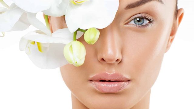 كيف تصنعين افضل مرطب شفاه في المنزل؟