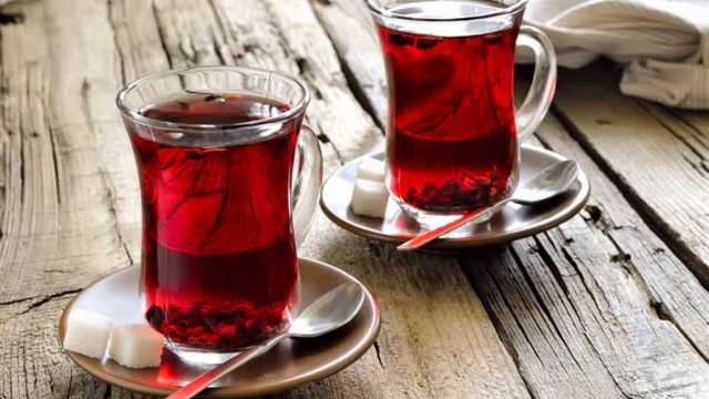 تعرفي إلى فوائد الشاي الأحمر